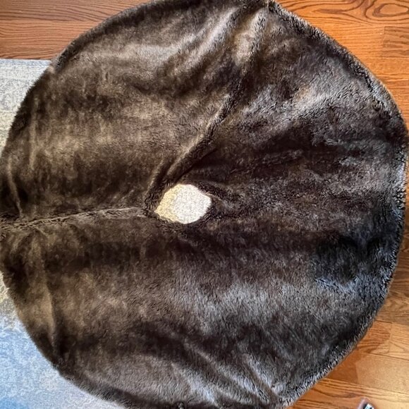 Restoration Hardware Luxe Faux Fur Mink Tree Skirt RARE! - Picture 2 of 6